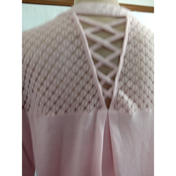 No Boundaries Women Large Pink‎ Roll Tab Sleeve Lace button pullover - Picture 8 of 15
